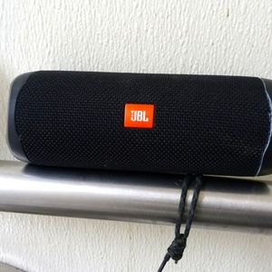 JBL flip 5